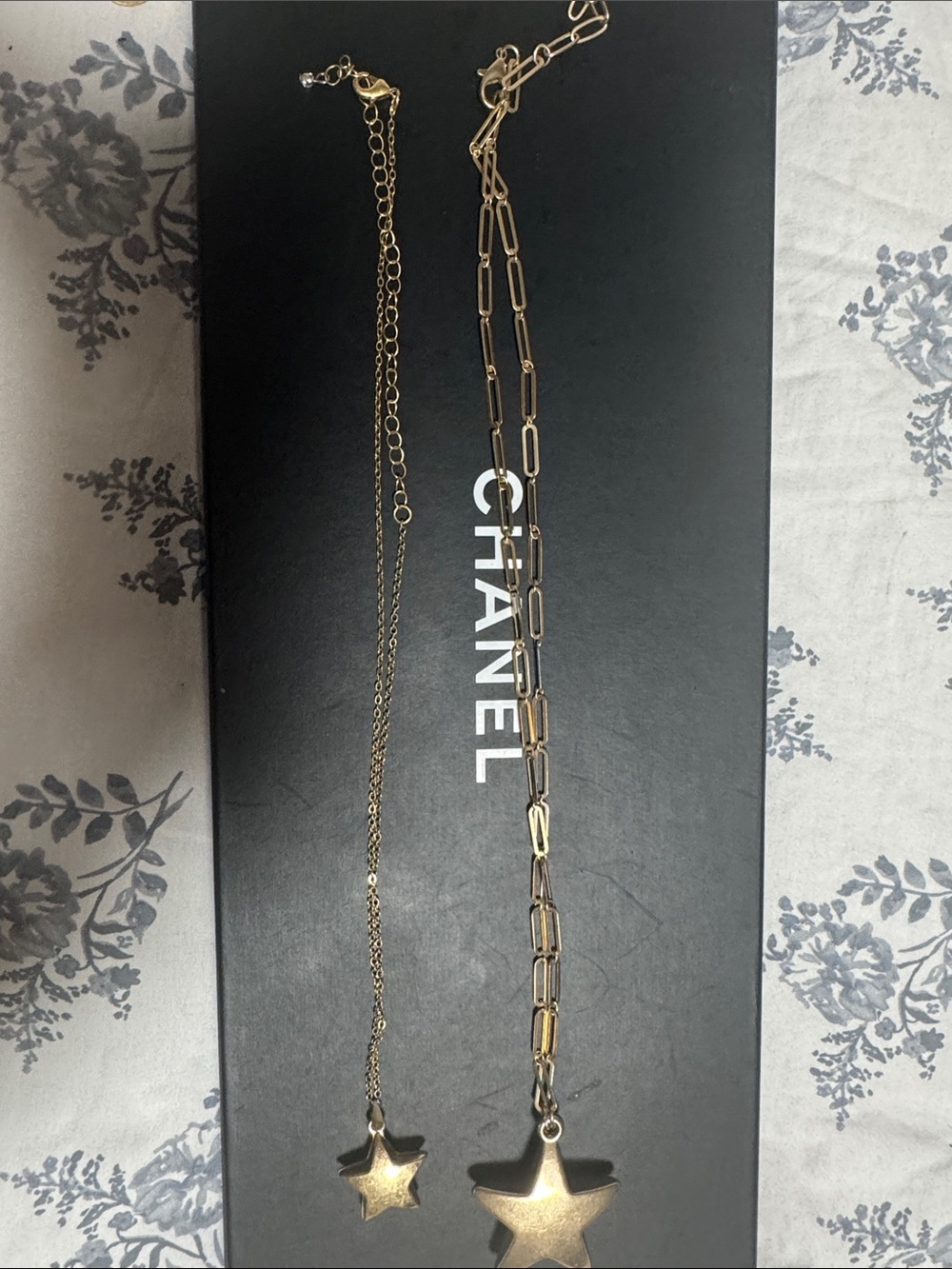 2 star freepeople design necklaces